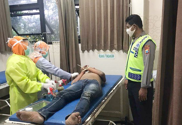 Gagal Curi Motor, Warga Surabaya Babak Belur Dihajar Warga