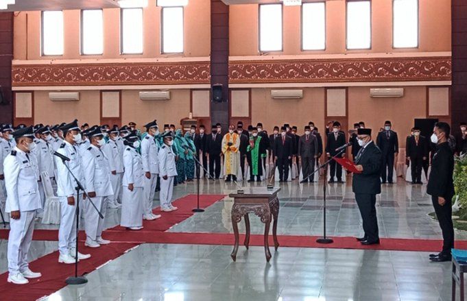 Lantik Kades Terpilih, Plt Bupati Probolinggo Menyebut Bakal Gaji per Bulan