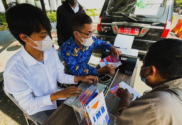 DPRKPP Siapkan Jemput Bola&nbsp;Mobil Keliling Pelayanan Perizinan SKRK-IMB di Taman Bungkul