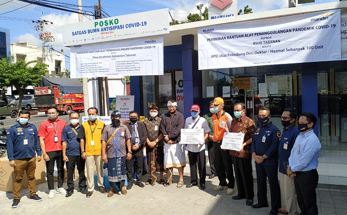 Pelindo III Bantu APD ke Tujuh Rumah Sakit
