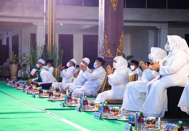 Berselawat dan Doa Bersama di Hari Jadi ke 76 Jatim, Ini Pesan Gubernur Khofifah