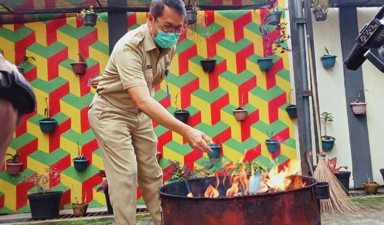 Hindari Penyalahgunaan, KTP Rusak Dimusnahkan Dispendukcapil Kota Madiun