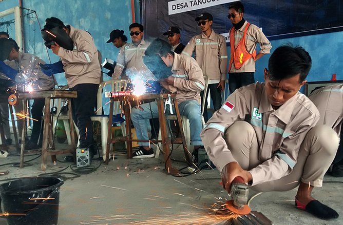 Kurangi Pengangguran, Pemdes Tanggulrejo Beri Pelatihan Pengelasan 