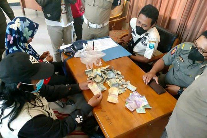 Terjaring Razia Satpol PP, Pengemis di Probolinggo Bawa Uang Rp 7,1 Juta