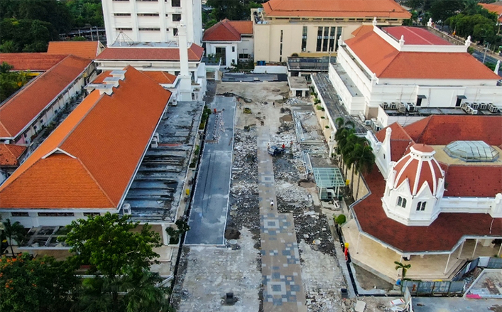 Di Tengah Pandemi Covid-19, Kawasan Kompleks Balai Pemuda Surabaya Terus Diperbaiki
