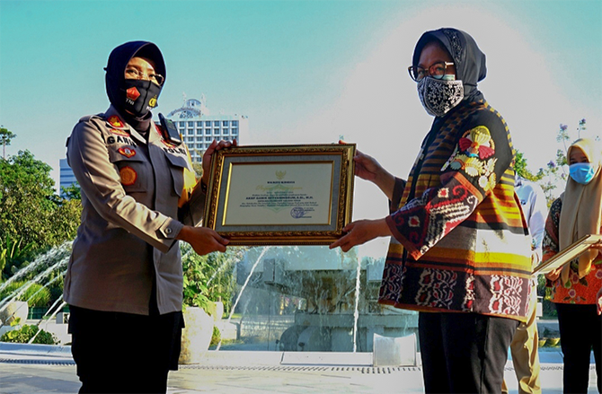 Ungkap Kasus Pedofilia, Jajaran Satreskrim Polres Pelabuhan Tanjung Perak Sabet Penghargaan
