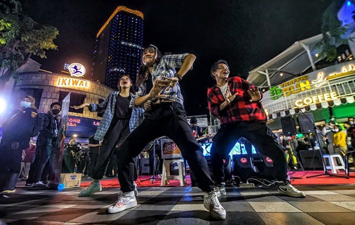 Tunjungan Caring Movement Jadi Ajang Pertunjukan Amal Bantu Korban Gunung Semeru