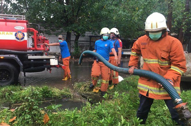 Dinas PMKP Surabaya Optimalkan Bantuan Atasi Genangan di Surabaya