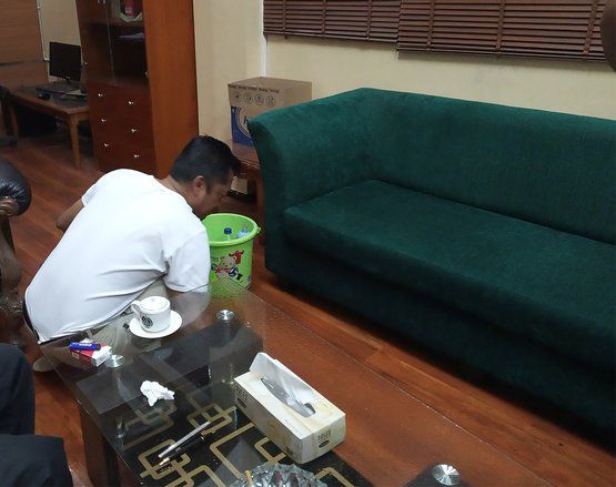 Atap DPRD Jember Bocor, Pimpinan Dewan <em>Ngepel</em>