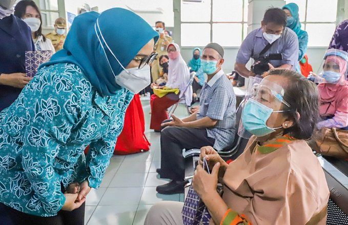 Pantau Vaksinasi Lansia, Ketua Tim Penggerak PKK Keliling Puskesmas