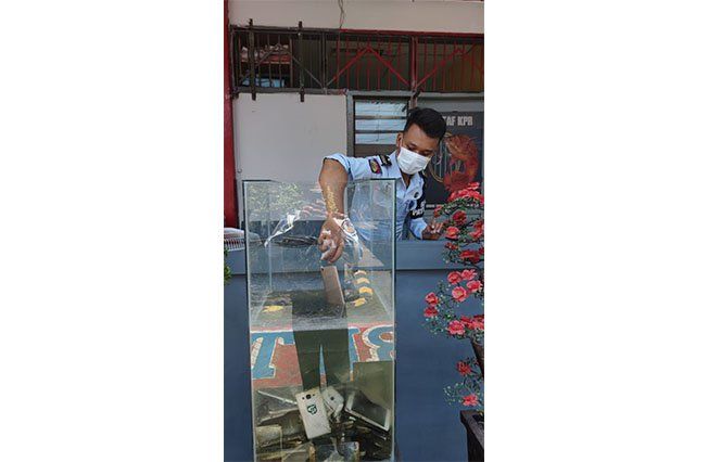 Di Rutan Gresik, Handphone Selundupan ‘Ditenggelamkan’ ke Aquarium Air Asin