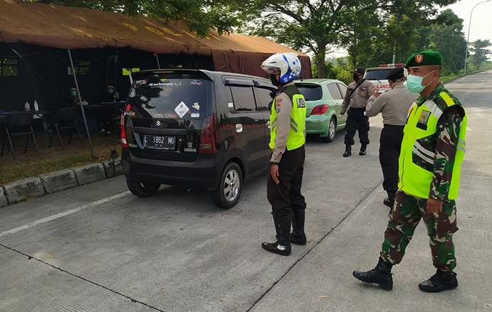 Memutus Rantai Covid-19, Polisi Perketat Perbatasan&nbsp;