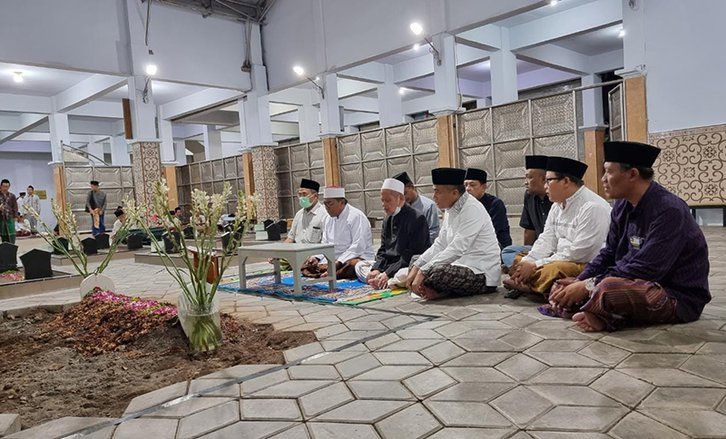 Sekjen PPP Ziarah ke Makam Pendiri Pesantren Lirboyo