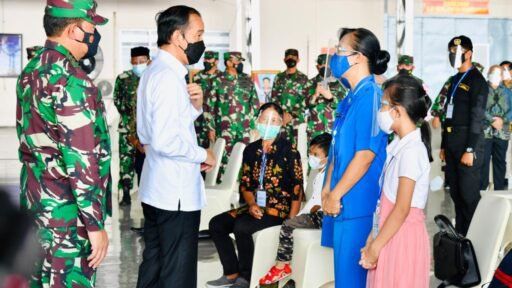 Bertemu Keluarga&nbsp;Korban KRI Nanggala-402, Presiden Janjikan Beri Rumah dan Pendidikan