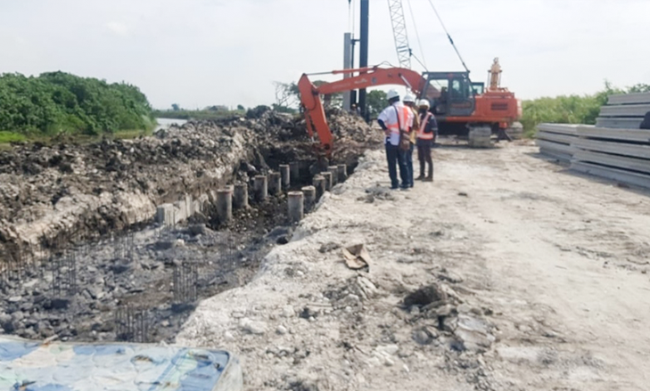 Proyek Tanggul Sungai Kali Lamong di Surabaya Kembali Dikerjakan