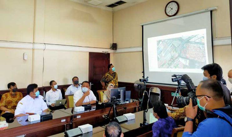 Pemkot Surabaya Fasilitasi Pertemuan Warga Gundih yang Bermasalah dengan PT KAI