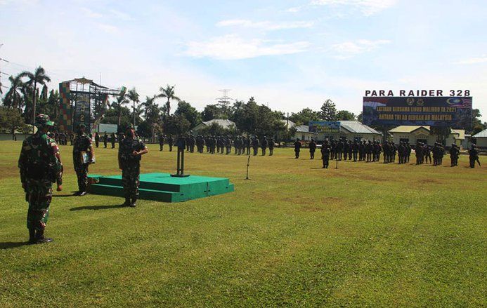Tingkatkan Ilmu Kemiliteran, Prajurit Dua Negara Indonesia-Malaysia Gelar Latber