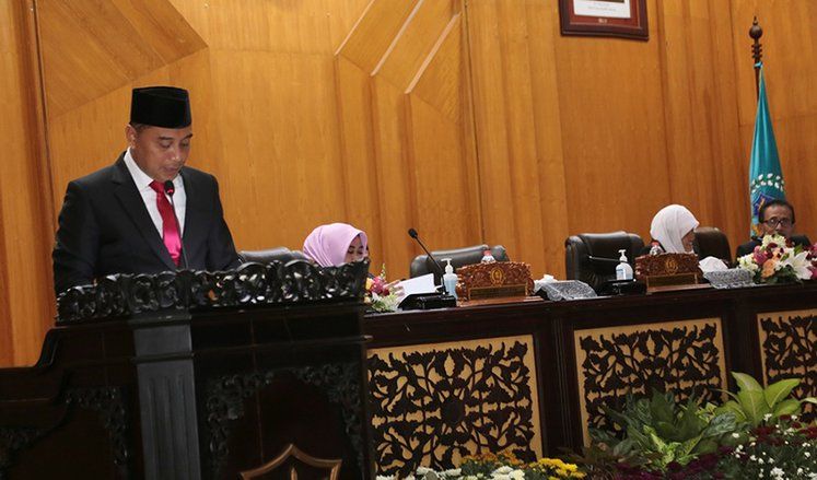 Seluruh Fraksi DPRD Surabaya Setujui Raperda APBD 2023