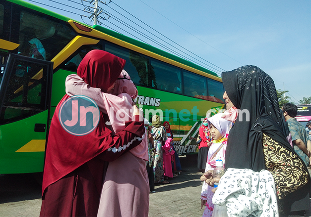 Jalani Karantina Mandiri, 112 Calon Santri Pondok Gontor dari Mojokerto Diberangkatkan 