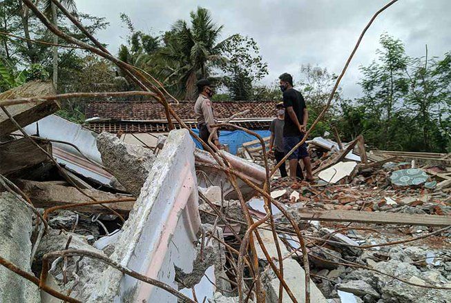 Anak di Ponorogo Robohkan Rumah Ibunya
