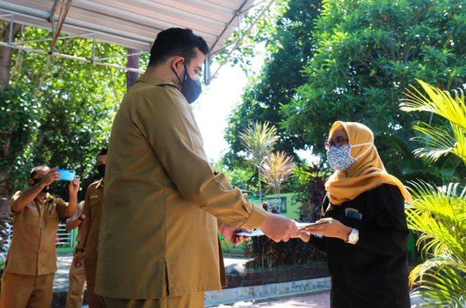 Pulihkan Sektor Pariwisata, Pemkot Probolinggo Berikan Sertifikat Pada Sembilan Pelaku Wisata