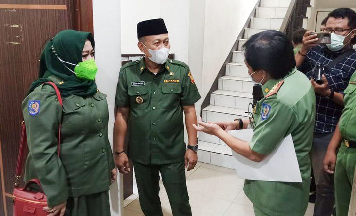 Hari Pertama Bekerja Sebagai Bupati Ponorogo, Sugiri Sidak Disdukcapil dan DPM-PTSP 