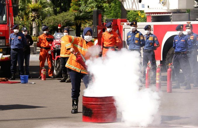 Cegah Kebakaran Saat Musim Kemarau, PMK Gelar Simulasi Pemadaman