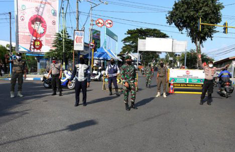 Antisipasi Sebaran Covid-19 dari Pemudik, Sterilsasi Kendaraan Dilakukan di Probolinggo
