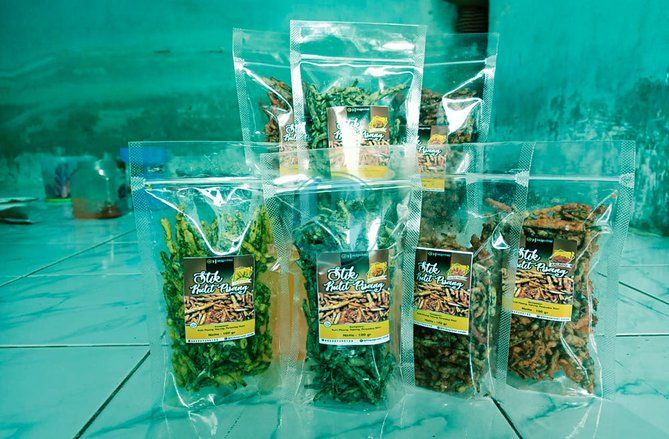 Di Tengah Pandemi Covid-19, Mahasiswa Probolinggo Kreatif Buat Stik dari Kulit Pisang