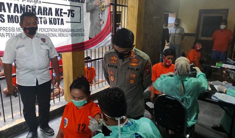 57 Tahanan Mapolresta Mojokerto&nbsp;Divaksin, 8&nbsp;Gagal
