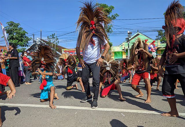 600 Anak-anak Turun ke Jalan Tarikan Tarian Bujang Ganong 