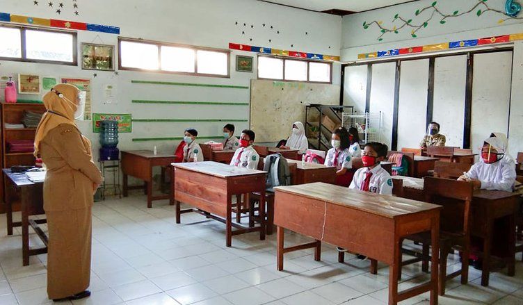 Siswa 26 Sekolah di Madiun Ikuti Uji Coba Pembelajaran Tatap Muka