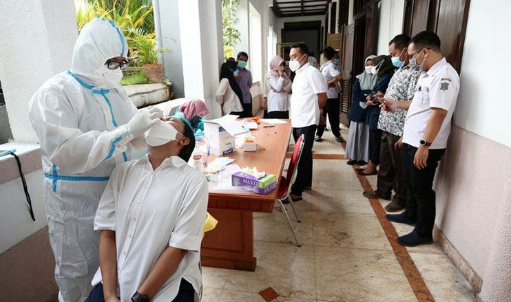 Antisipasi Lonjakan Kasus Covid-19, ASN Pemkot Surabaya Mulai di Tes Swab