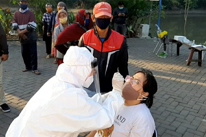 Warga di Wilayah <em>Aglomerasi</em> Tak Perlu <em>Rapid</em> <em>Test</em> Covid-19 Berkala