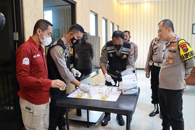 Antisipasi Penggunaan Narkoba, 28 PJU Polresta Mojokerto Jalani Tes Urine, Ini Hasilnya