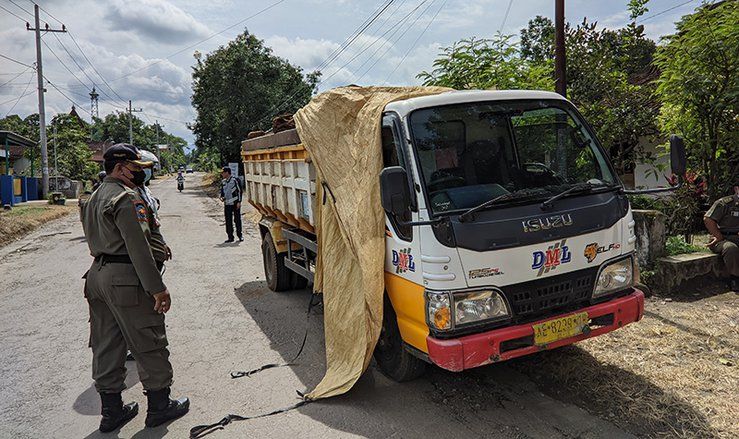 Dishub Ponorogo Razia Truk Pasir Overtonase