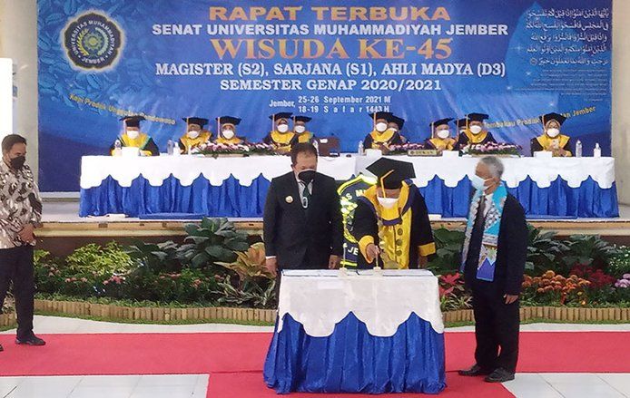 Gelar Wisuda Luring, Unmuh Jember Siap Gelar Perkuliahan Tatap Muka Semester Depan