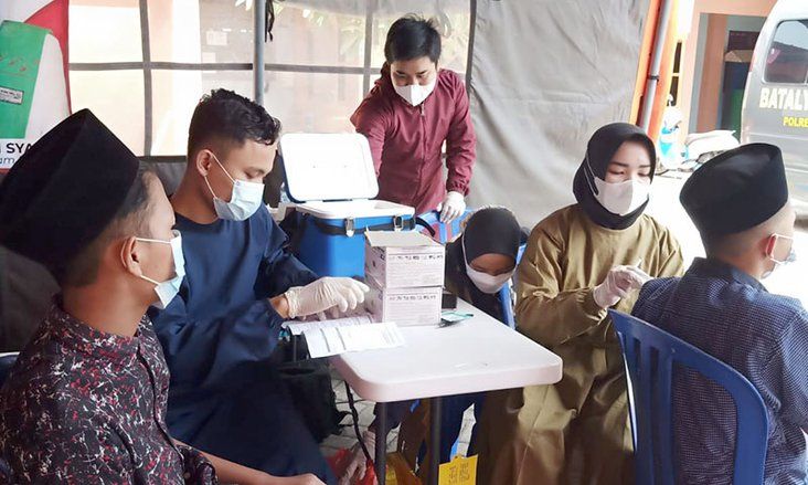 3.200 Orang di Sekolah dan Pesantren Banyuwangi Tervaksin dalam 5 Jam