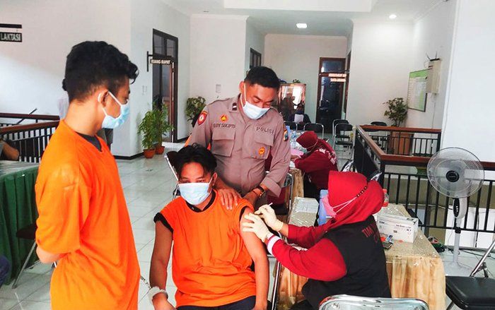 Antisipasi Sebaran Omicron, Tahanan Jalani Divaksin