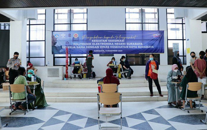 Persiapkan PTM, PENS Gandeng Dinkes dan BIN Gelar Vaksinasi 1000 Dosis AstraZeneca