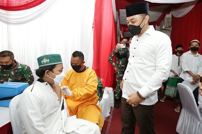 Tertinggi di Jatim, Vaksinasi Dosis Pertama di Surabaya Capai 99,03 Persen