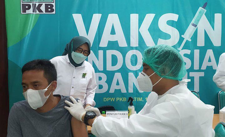 Kejar Target Herd Immunity Indonesia Bangkit, DPW PKB Jatim Gencar Gelar Vaksinasi&nbsp;Masyarakat