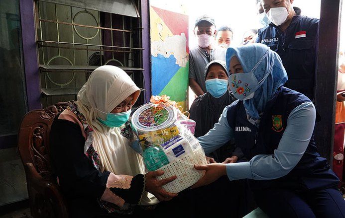 Tangis Haru Warga Kedatangan Walkot Mojokerto dalam Jumat Barokah