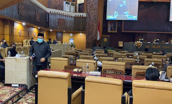 Anggota DPRD Jatim Ramai-ramai Walk Out