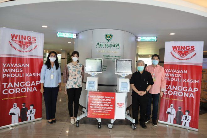Wings Group Beri Bantuan Dua Unit Ventilator ke Perkumpulan Adi Husada Surabaya