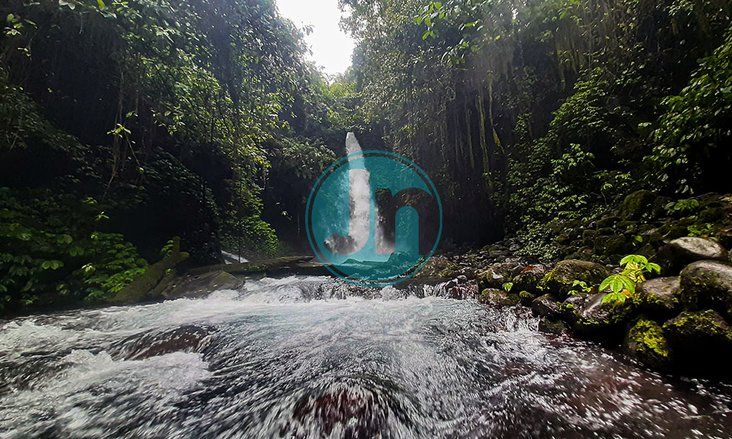 Erupsi Reda, Wisatawan Lancar Plesir di Kaki Gunung Raung