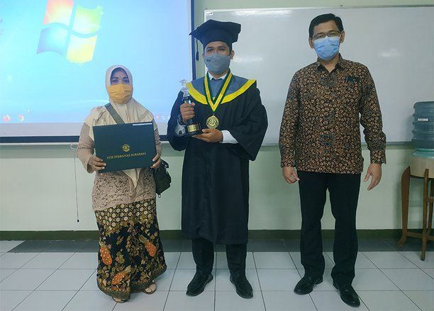 Kantongi Sederet Prestasi dan Bebas Biaya Pendidikan, Rizal Efendi Jadi Wisudawan Terbaik