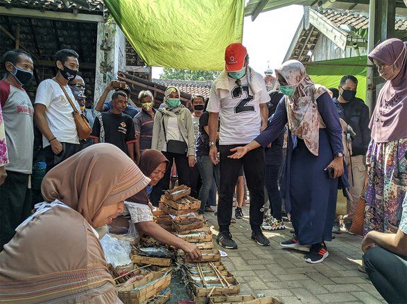 Blusukan ke&nbsp;Pasar, Ipong Akan Benahi dan Renovasi Pasar Tradisional
