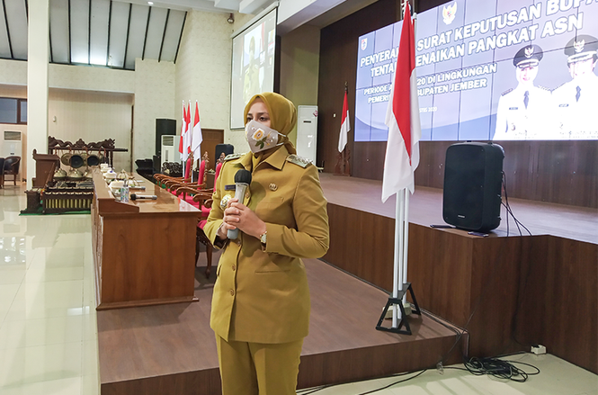 Di Tengah Proses Pemakzulan, Bupati Jember Beri Kenaikan Pangkat 1.624 Pegawai