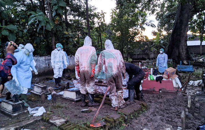 Pemakaman Jenazah Covid-19 di Ponorogo Tertukar, Ini Kata RS RS Darmayu